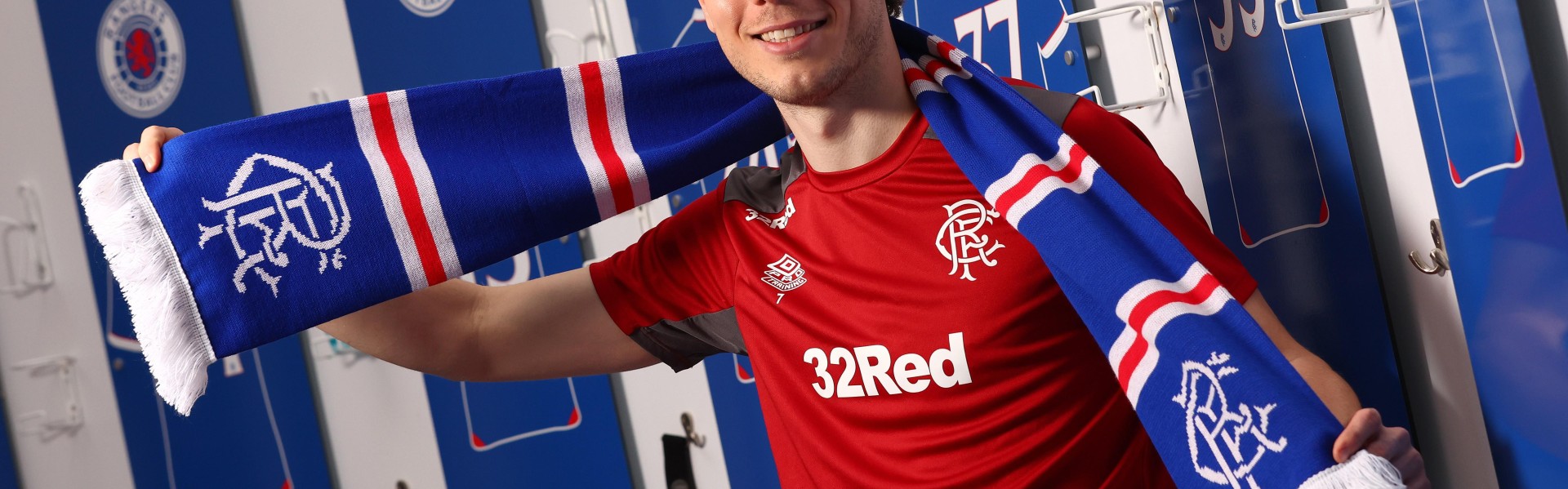 开云体育-官方：沃尔夫斯堡边锋奥尔森租借加盟流浪者，含选择买断条款