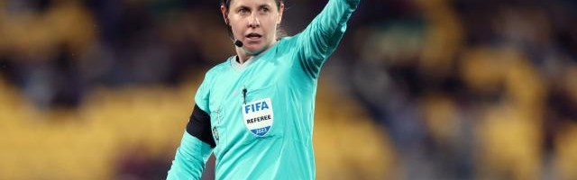 体育官网-澳籍裁判执法中日之战 中国男足国字号首遇女主裁