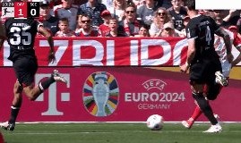 APP下载-【德甲】凯恩双响 拜仁2比1法兰克福