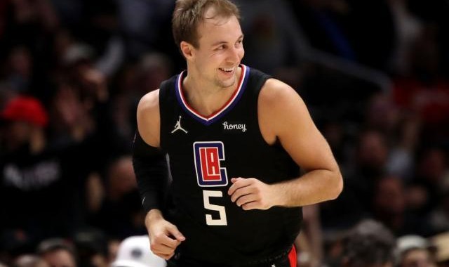 kaiyun sports-肯纳德手感正火热 全明星加冕三分大赛冠军？